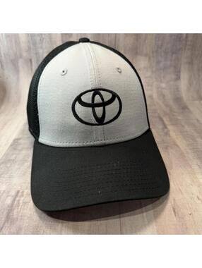 Toyota New Era 39Thirty Hat Size SMALL/MEDIUM Gray & Black Cap